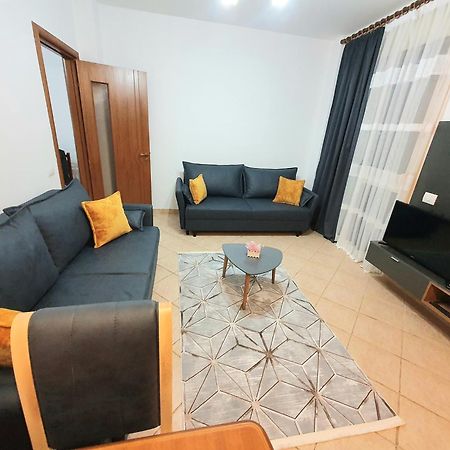 Apartment Me Qera Lungomare Vlore Medem1 Esterno foto