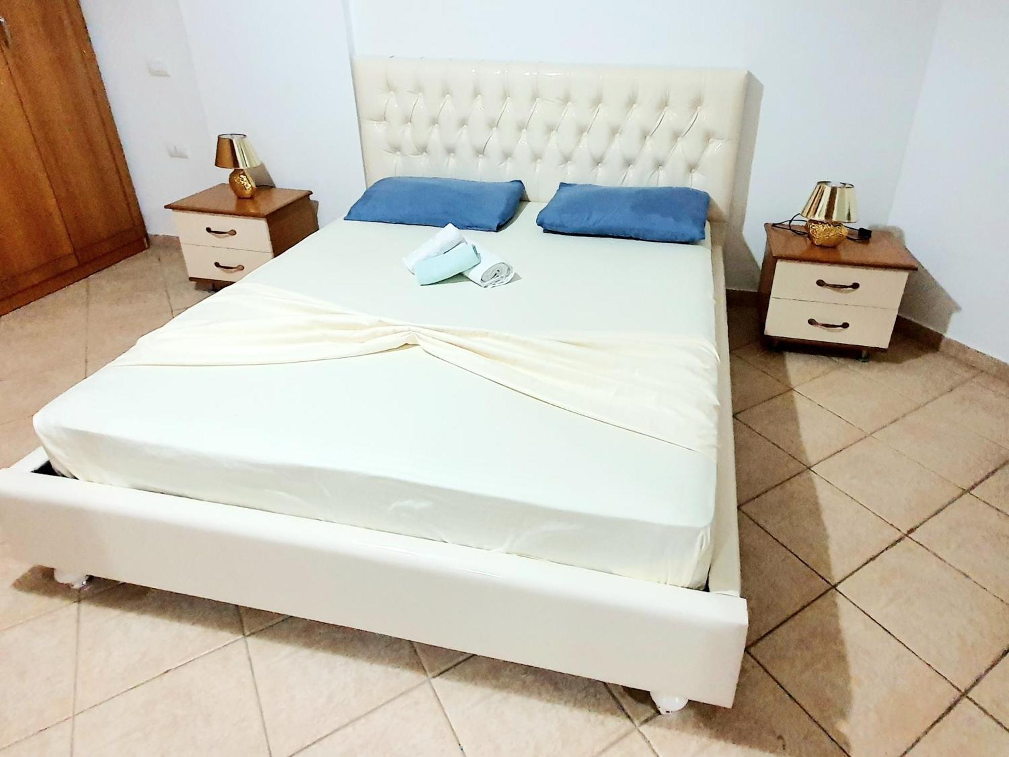 Apartment Me Qera Lungomare Vlore Medem1 Esterno foto