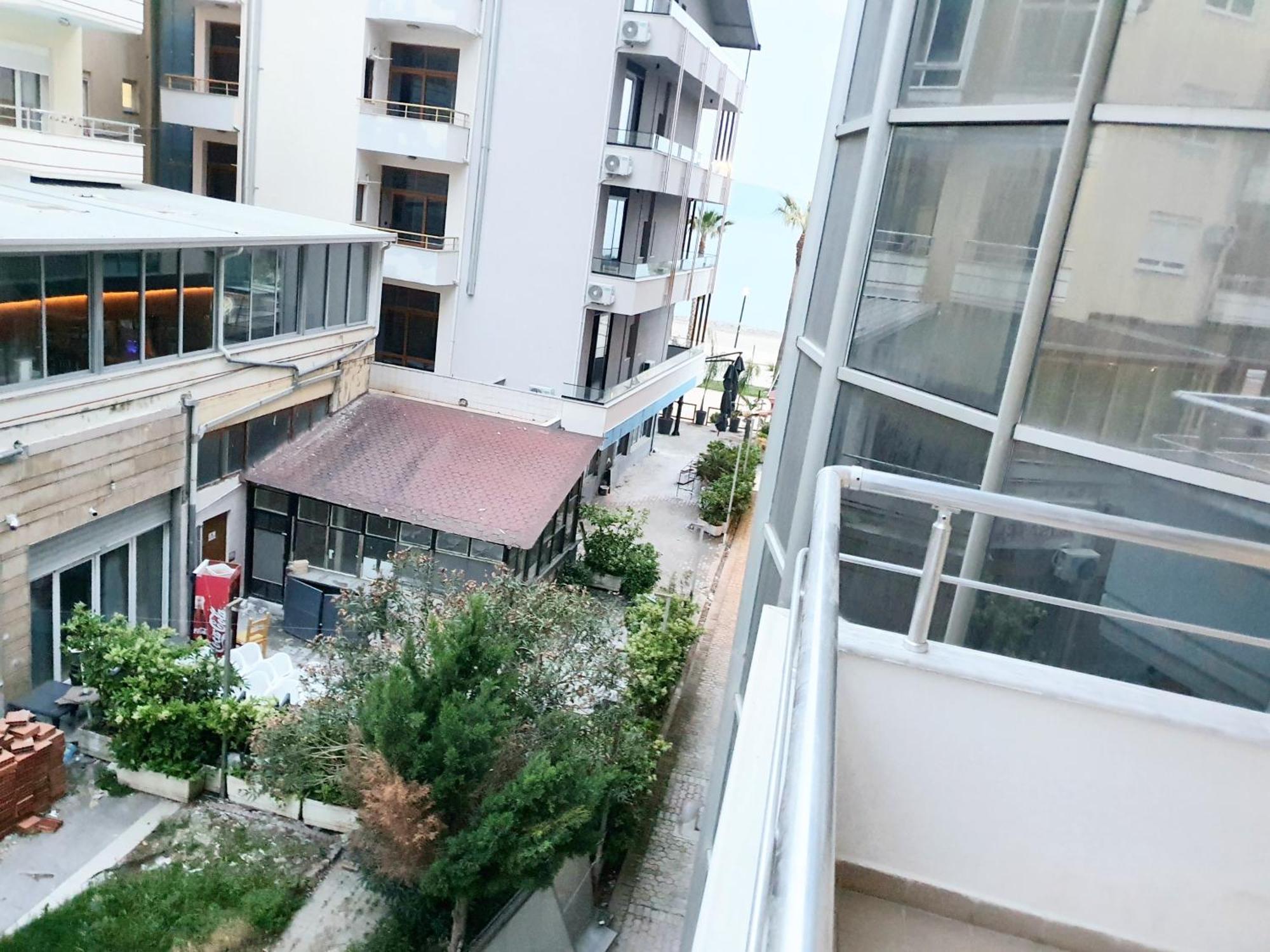 Apartment Me Qera Lungomare Vlore Medem1 Esterno foto