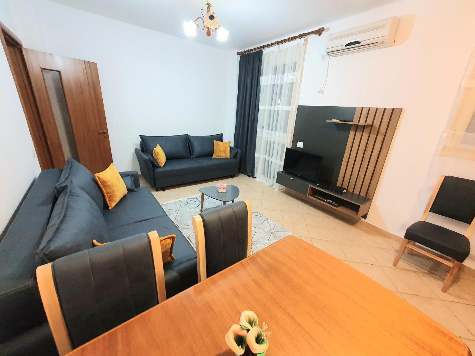 Apartment Me Qera Lungomare Vlore Medem1 Esterno foto