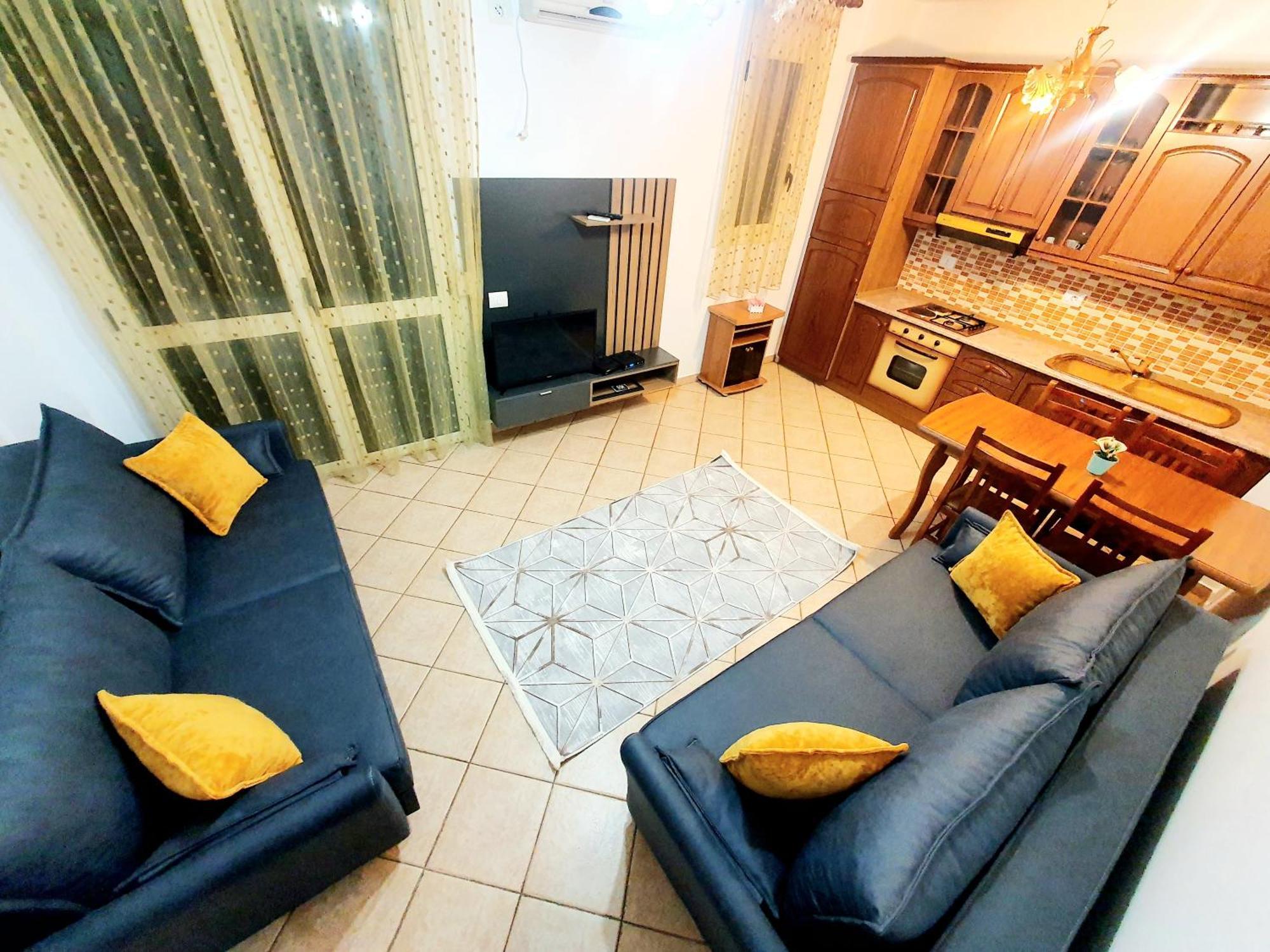 Apartment Me Qera Lungomare Vlore Medem1 Esterno foto