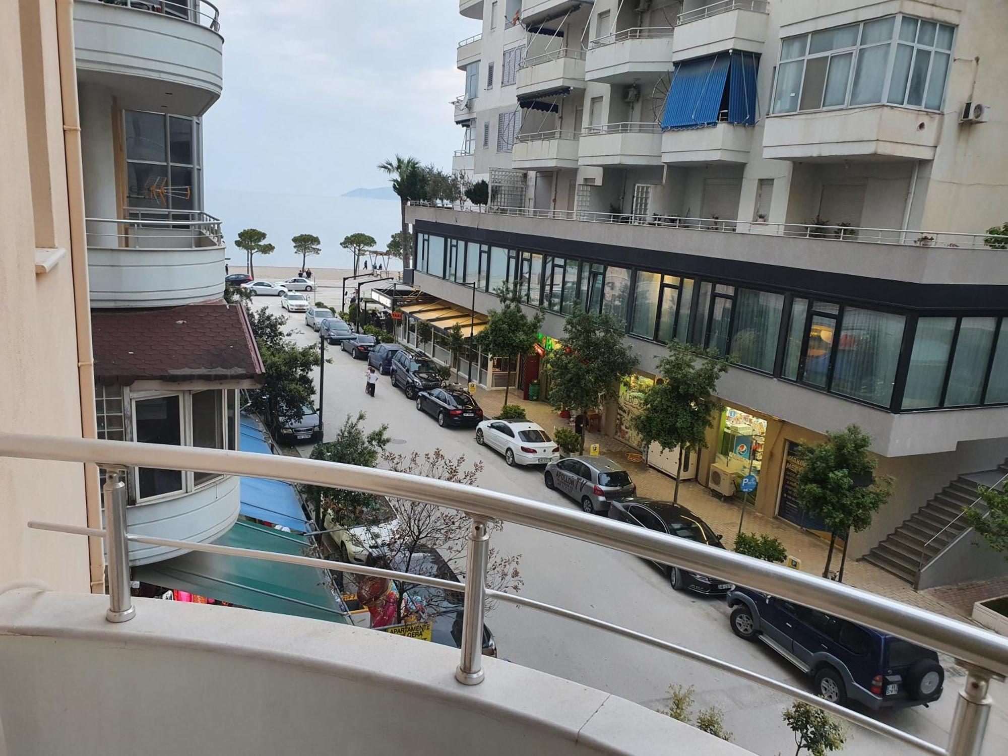 Apartment Me Qera Lungomare Vlore Medem1 Esterno foto