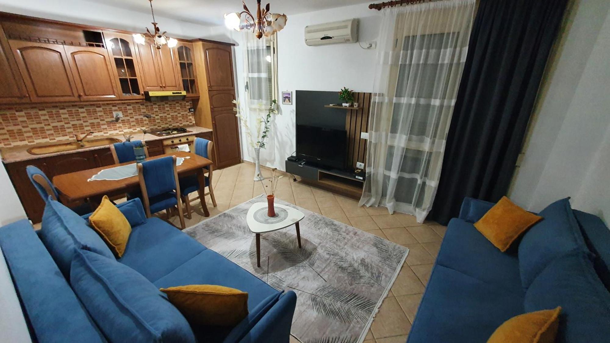 Apartment Me Qera Lungomare Vlore Medem1 Esterno foto
