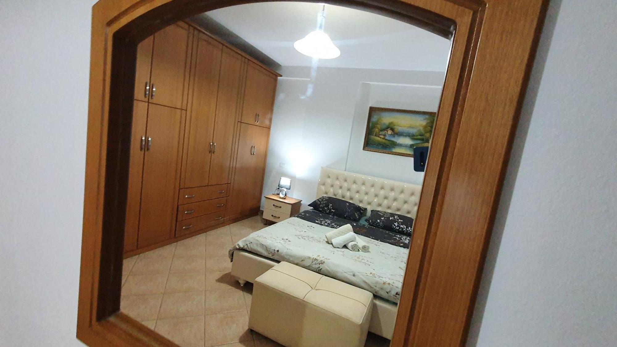 Apartment Me Qera Lungomare Vlore Medem1 Esterno foto