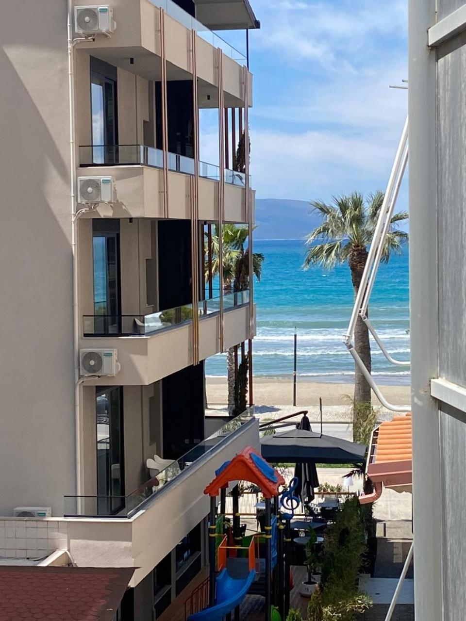 Apartment Me Qera Lungomare Vlore Medem1 Esterno foto